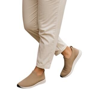 NWOT Beige Knit Slip On Sneakers Women’s 7.5 Lightweight Travel Walking Shoes